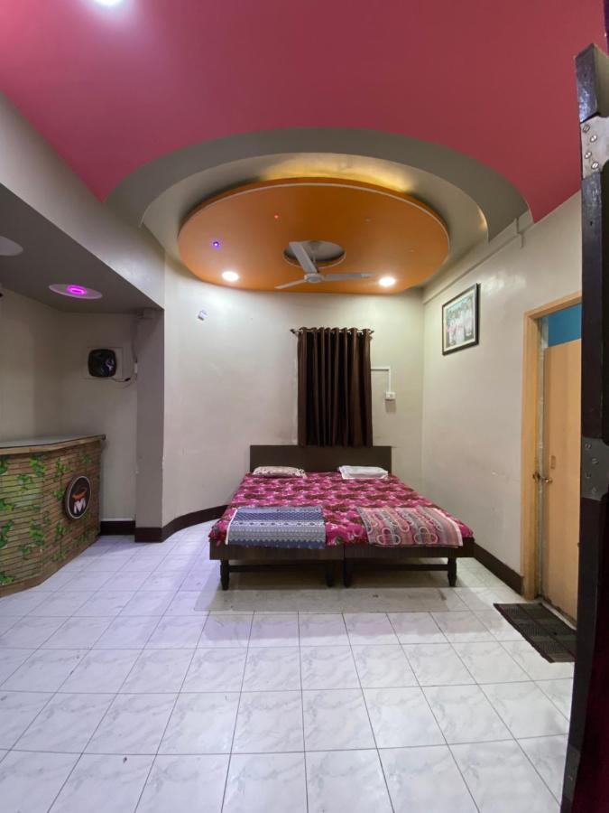 Muktai Lodge Solapur Ngoại thất bức ảnh