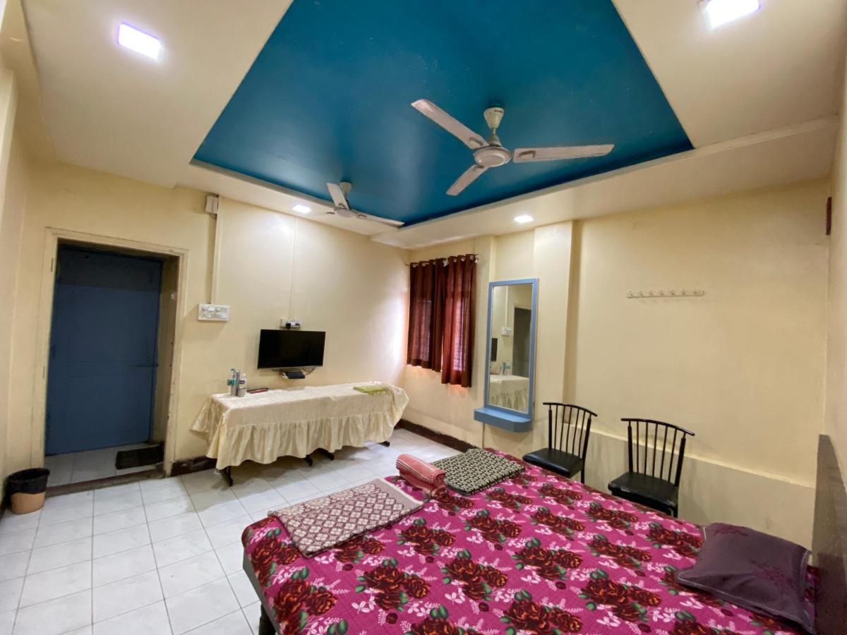 Muktai Lodge Solapur Ngoại thất bức ảnh
